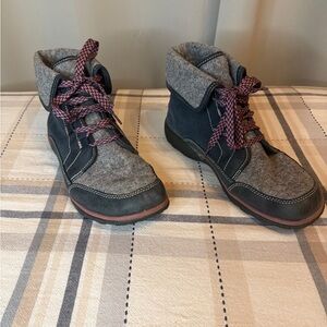 Stylish Burberry Grey Blue Pink Boots